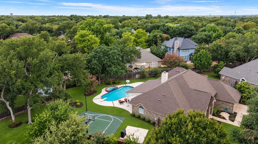 819 Blue Spring Circle Round Rock, TX 78681