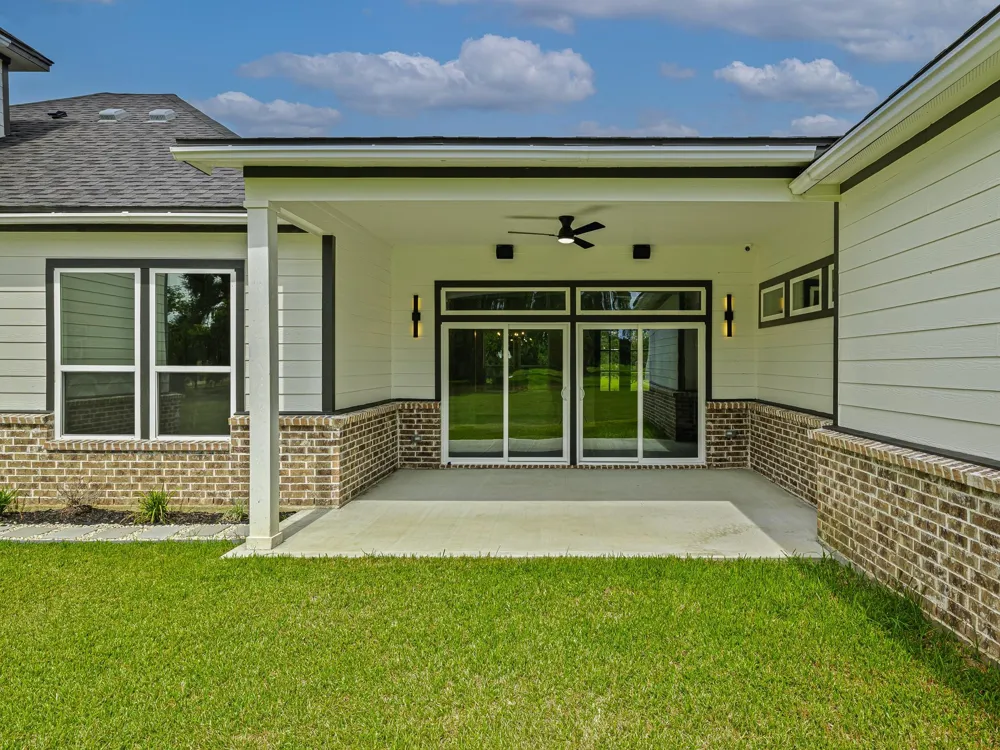 500 Campfire Trail Angleton, TX 77515