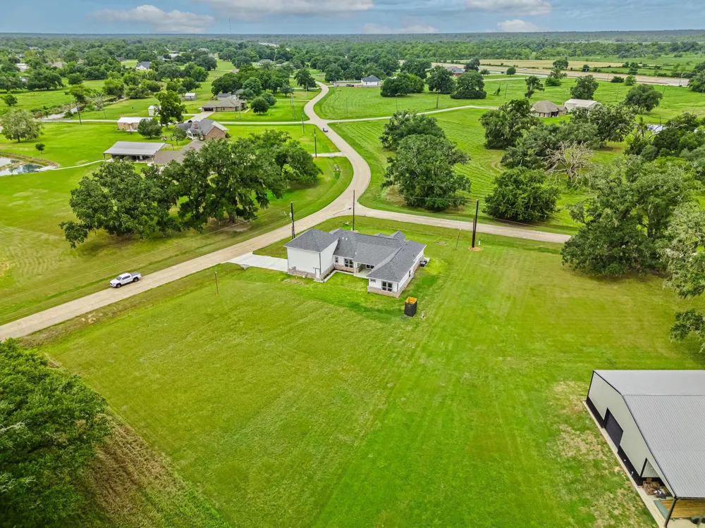 500 Campfire Trail Angleton, TX 77515