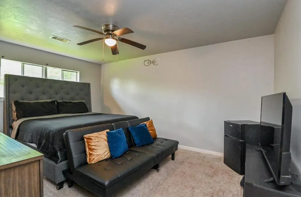 5430 Osprey Drive Houston, TX 77048