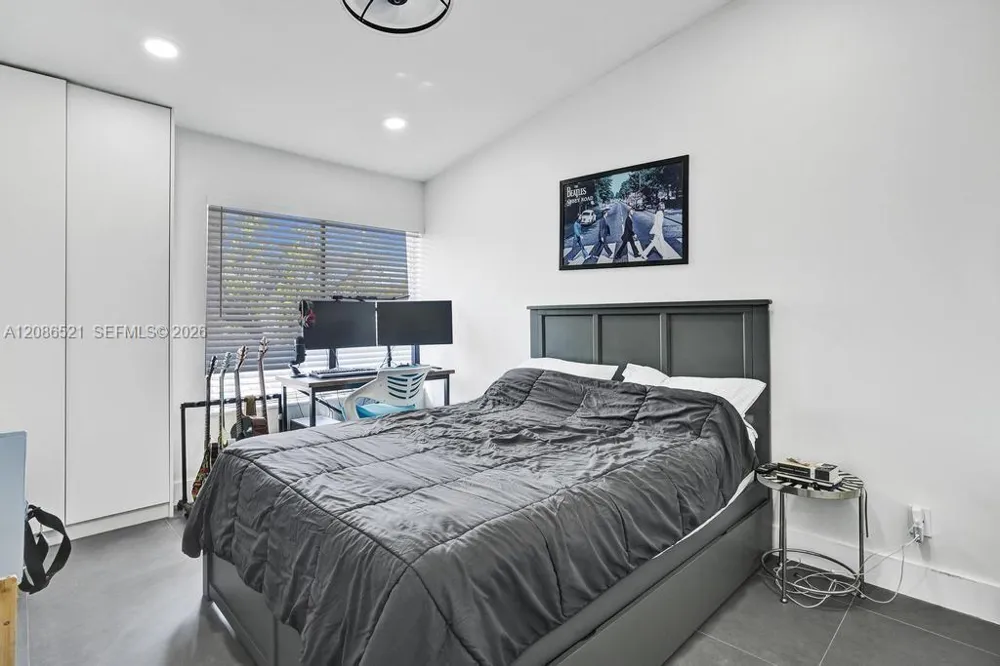 2723 NE 164th St #77 North Miami Beach, FL 33160