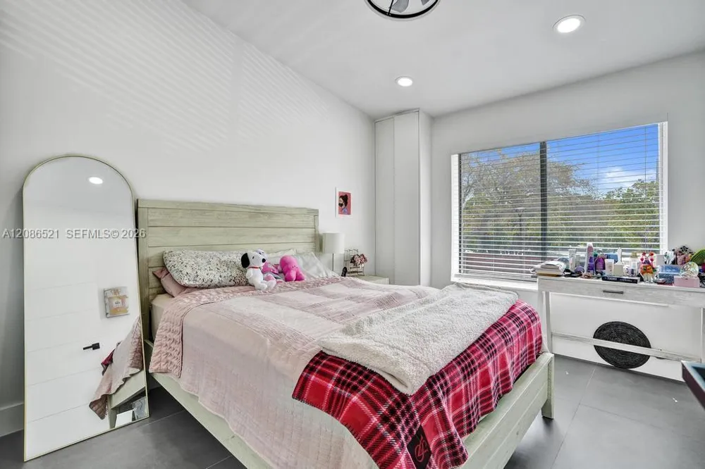2723 NE 164th St #77 North Miami Beach, FL 33160