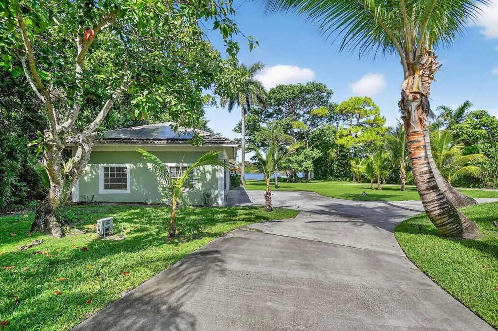 6225 Pine Drive #Cottage Lake Worth, FL 33462