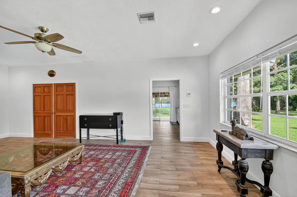 6225 Pine Drive #Cottage Lake Worth, FL 33462