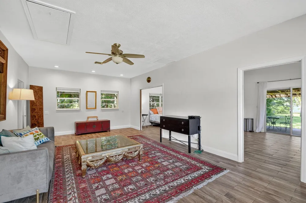 6225 Pine Drive #Cottage Lake Worth, FL 33462