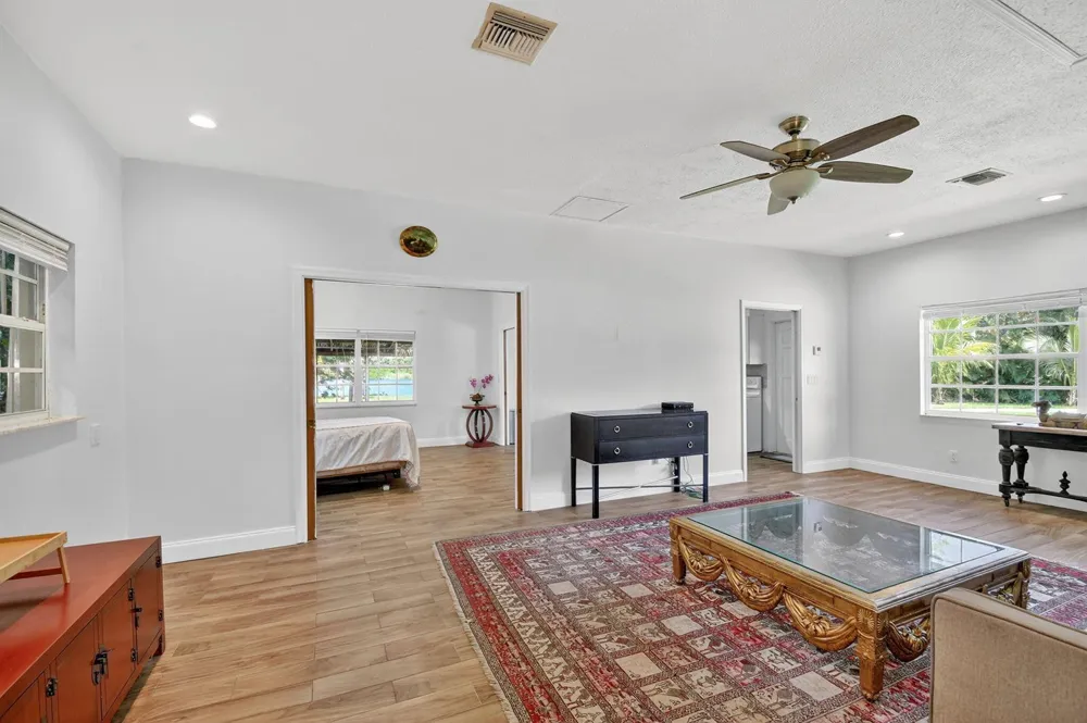 6225 Pine Drive #Cottage Lake Worth, FL 33462