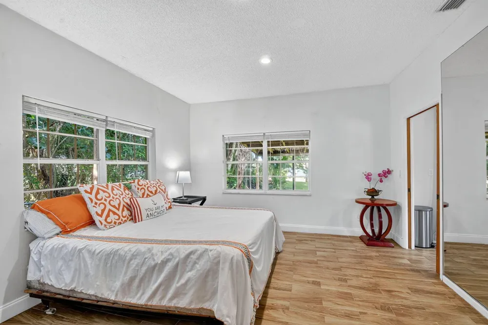 6225 Pine Drive #Cottage Lake Worth, FL 33462