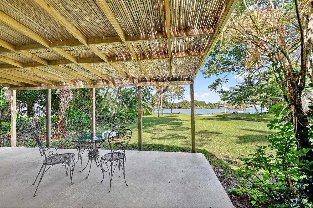 6225 Pine Drive #Cottage Lake Worth, FL 33462