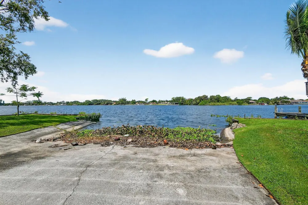 6225 Pine Drive #Cottage Lake Worth, FL 33462