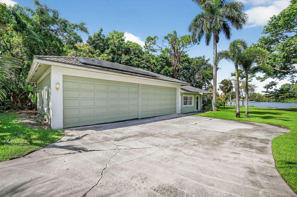 6225 Pine Drive #Cottage Lake Worth, FL 33462