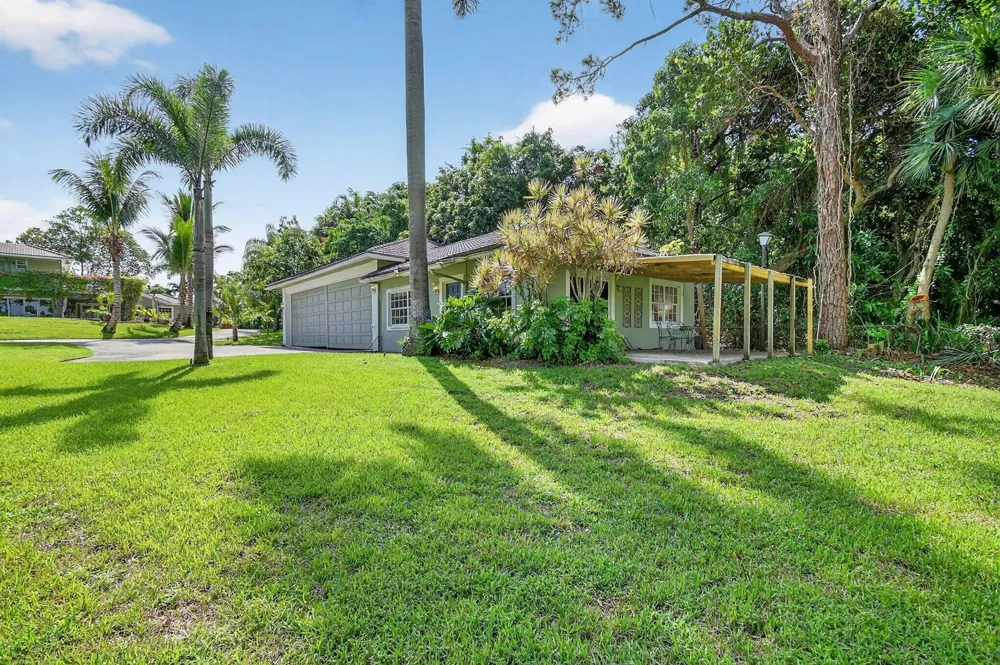 6225 Pine Drive #Cottage Lake Worth, FL 33462
