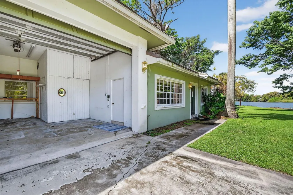 6225 Pine Drive #Cottage Lake Worth, FL 33462