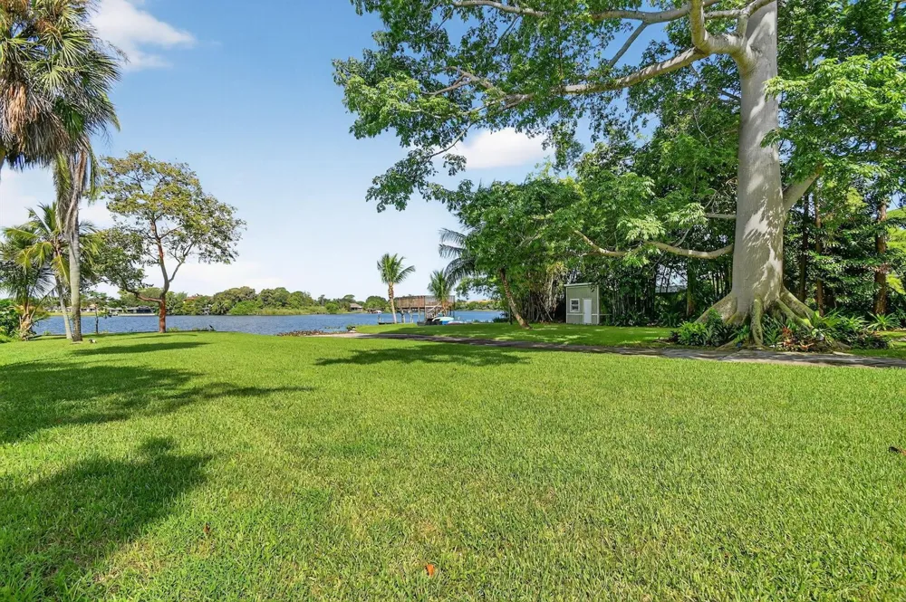 6225 Pine Drive #Cottage Lake Worth, FL 33462