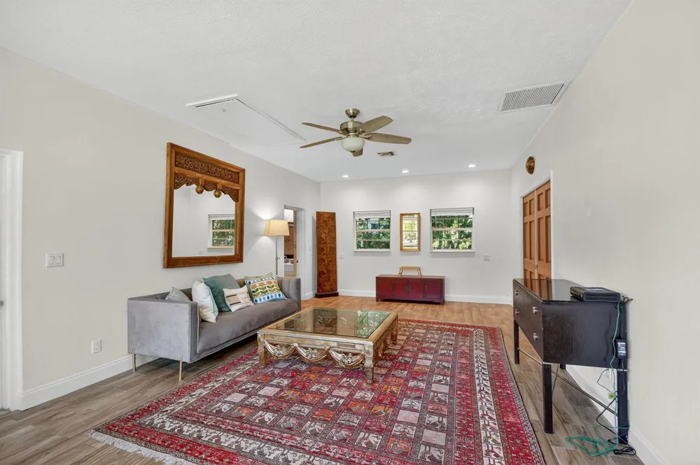 6225 Pine Drive #Cottage Lake Worth, FL 33462