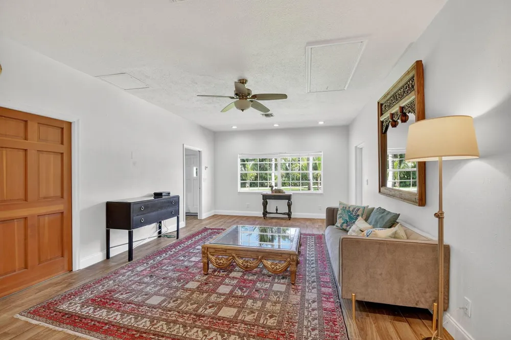 6225 Pine Drive #Cottage Lake Worth, FL 33462