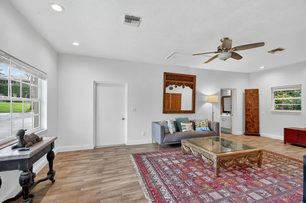 6225 Pine Drive #Cottage Lake Worth, FL 33462
