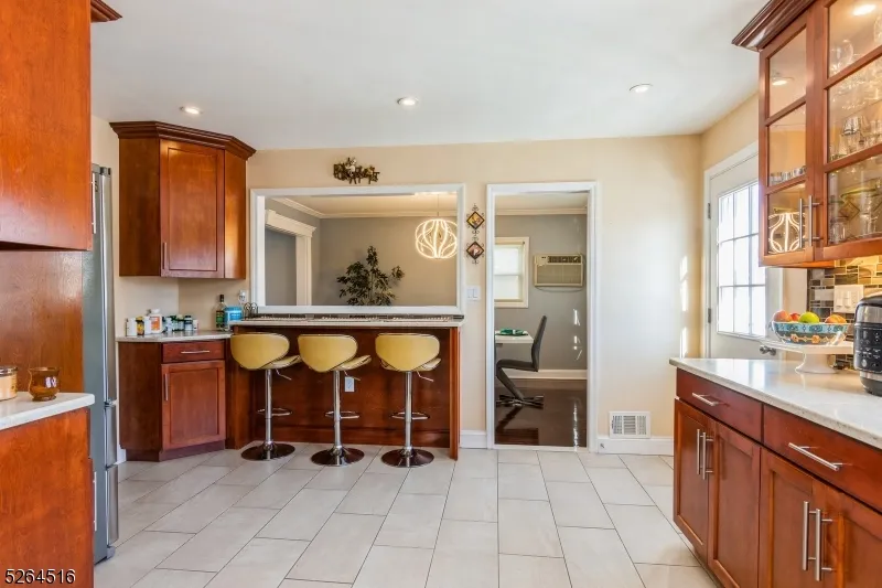 719 W Blancke St Linden City, NJ 07036