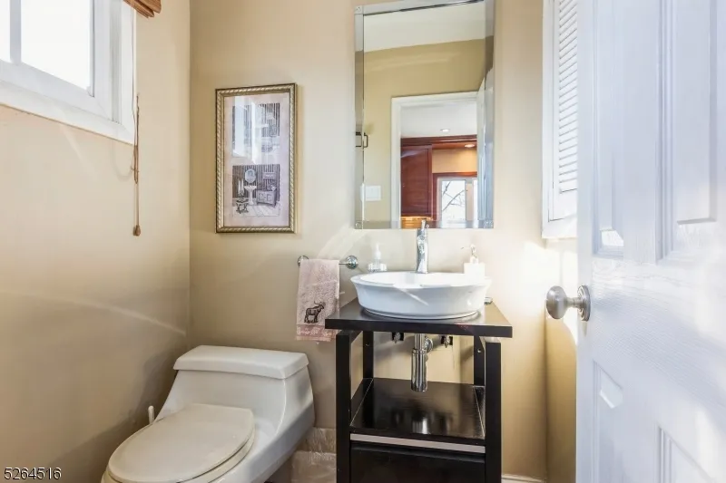 719 W Blancke St Linden City, NJ 07036