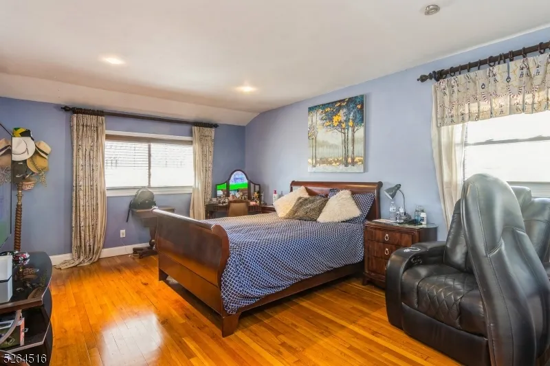 719 W Blancke St Linden City, NJ 07036