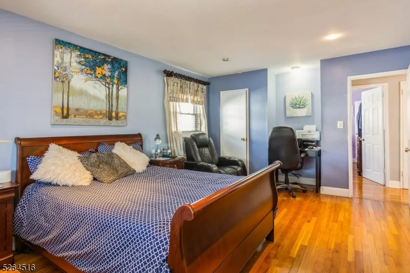 719 W Blancke St Linden City, NJ 07036