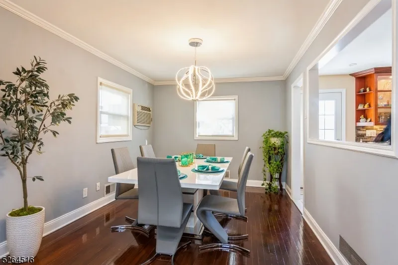 719 W Blancke St Linden City, NJ 07036