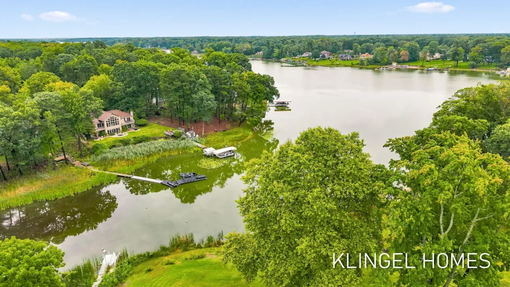 4261 Lin Nan Lane Norton Shores, MI 49441