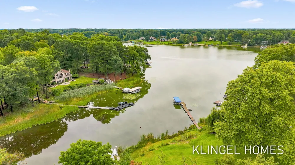 4261 Lin Nan Lane Norton Shores, MI 49441