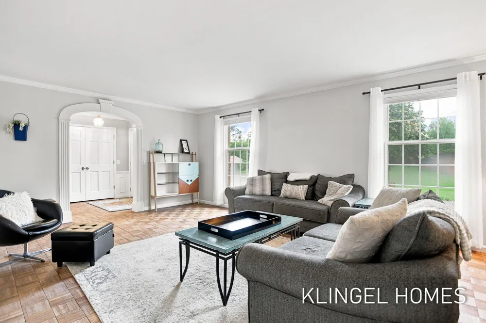 4261 Lin Nan Lane Norton Shores, MI 49441
