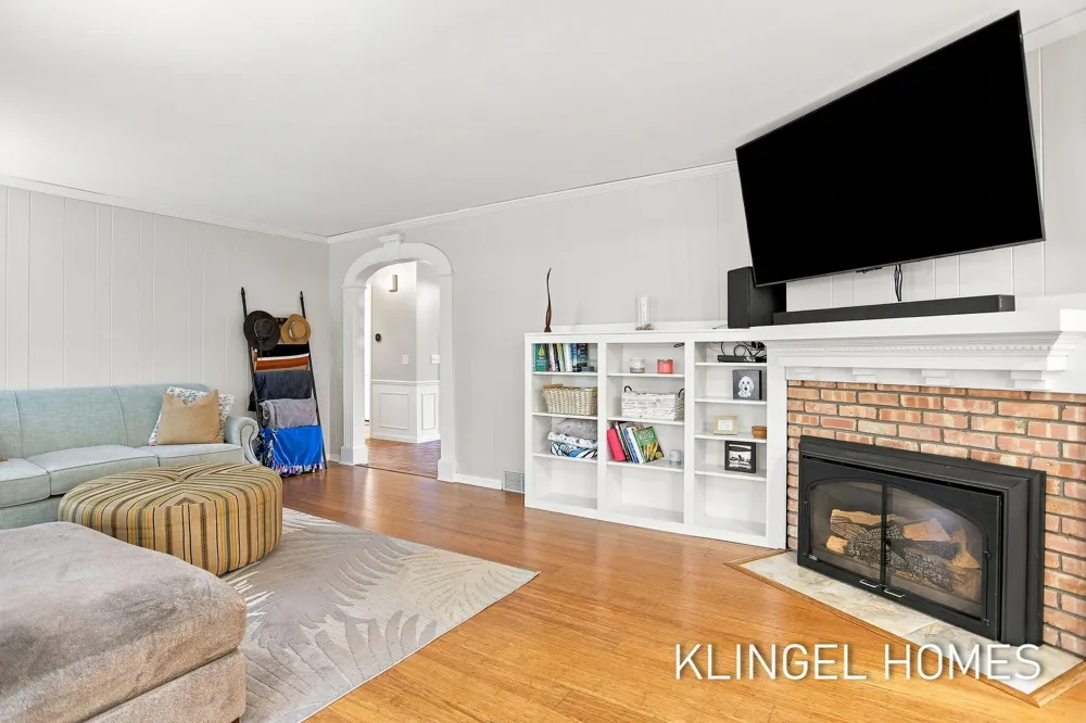 4261 Lin Nan Lane Norton Shores, MI 49441