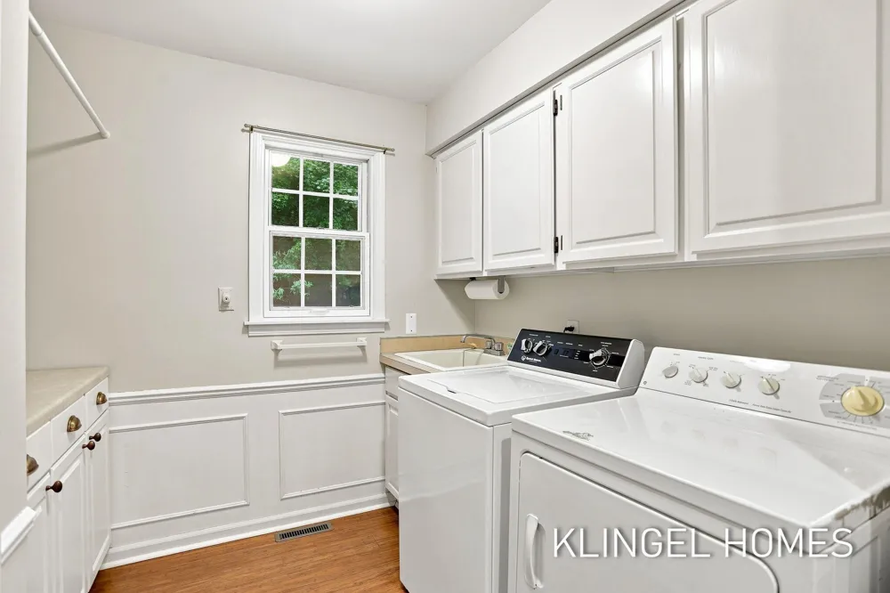 4261 Lin Nan Lane Norton Shores, MI 49441