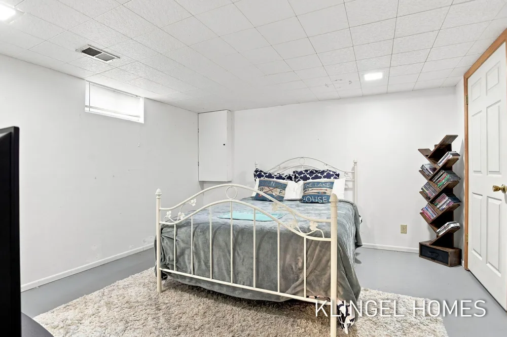 4261 Lin Nan Lane Norton Shores, MI 49441