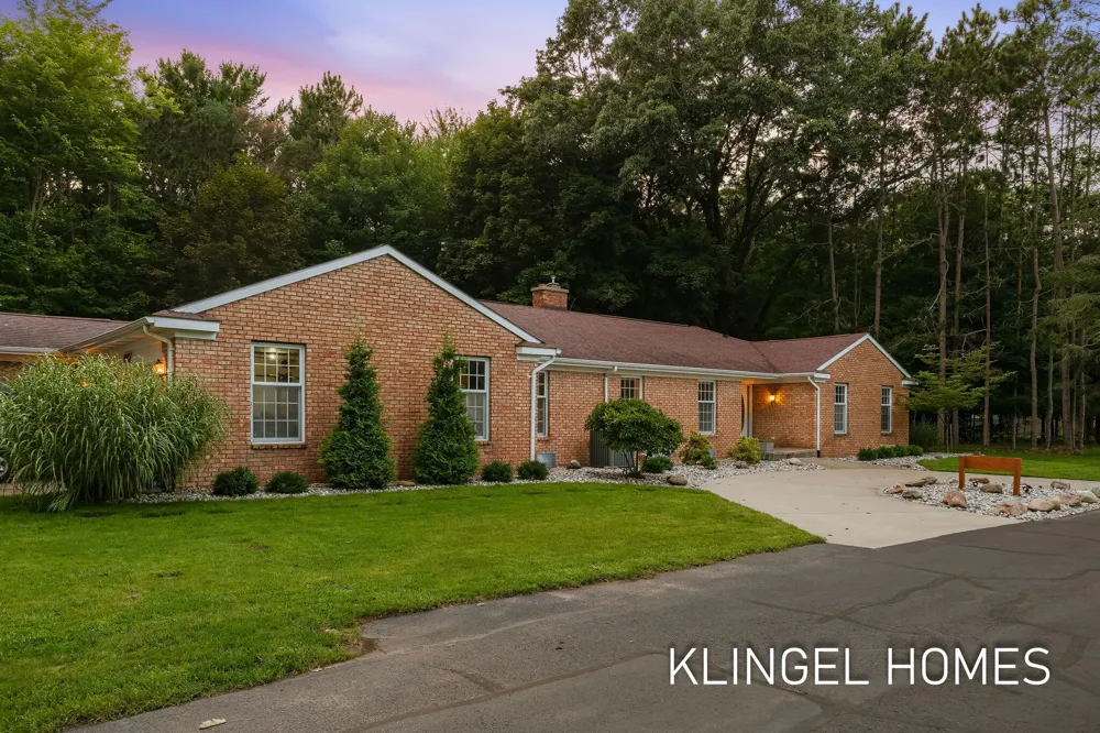 4261 Lin Nan Lane Norton Shores, MI 49441