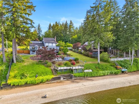 240 SE Mallard Beach Lane