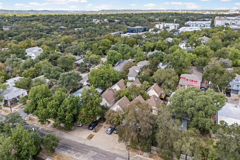 1110 W 22nd Street #12 Austin, TX 78705