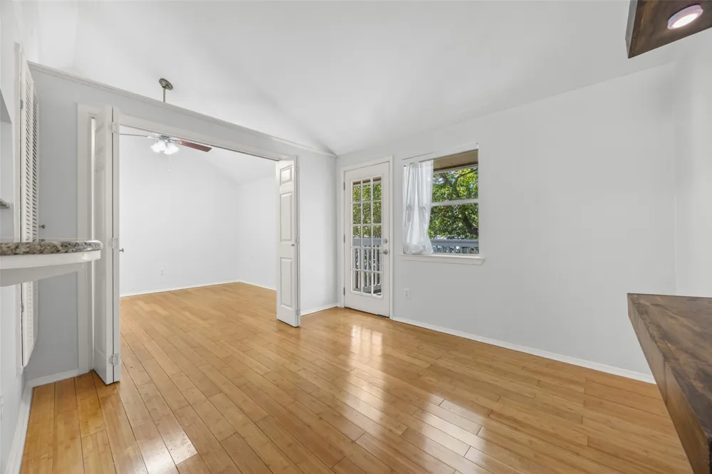 1110 W 22nd Street #12 Austin, TX 78705