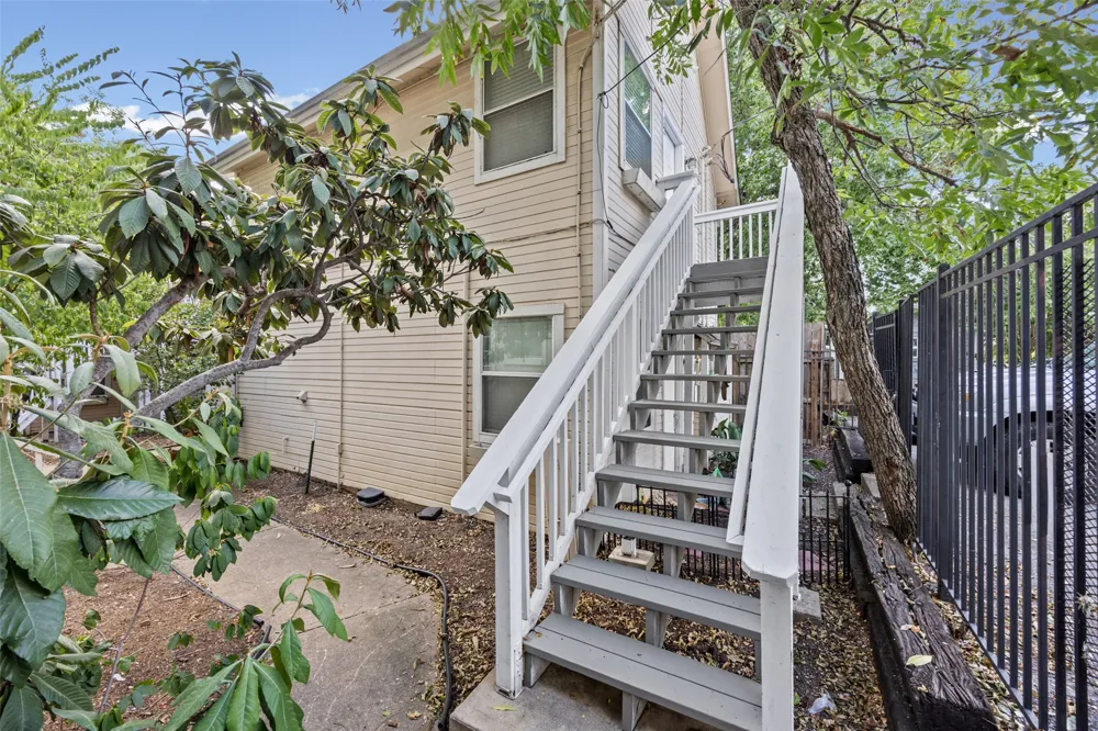 1110 W 22nd Street #12 Austin, TX 78705