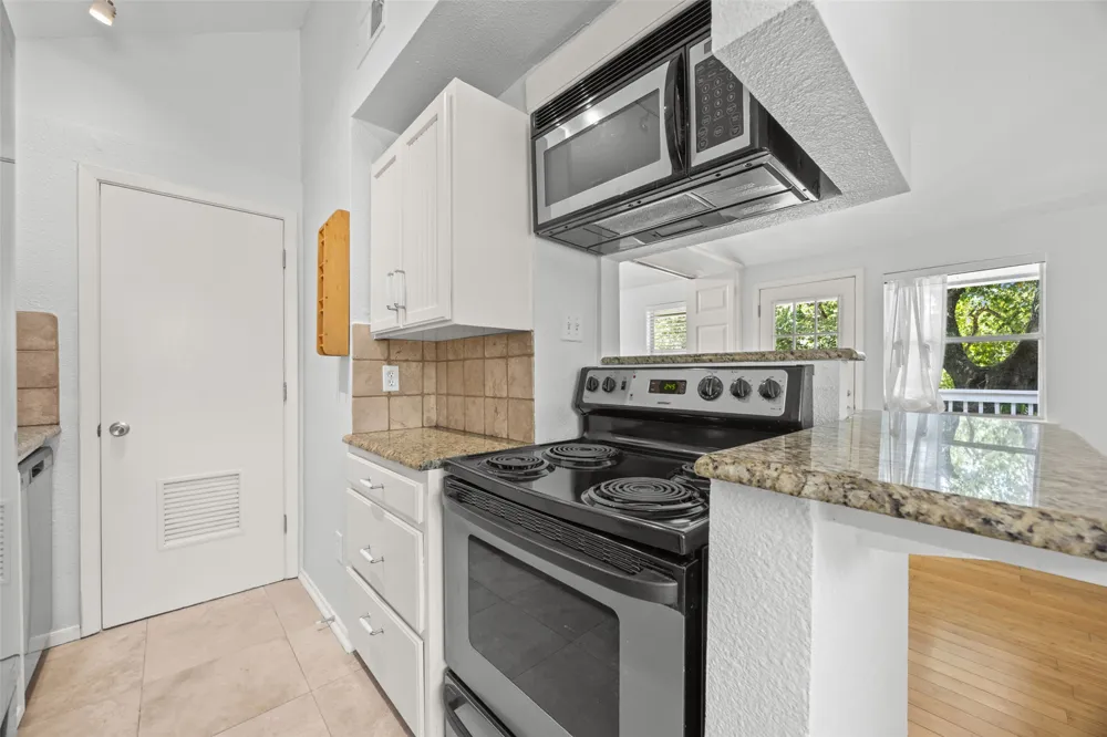 1110 W 22nd Street #12 Austin, TX 78705