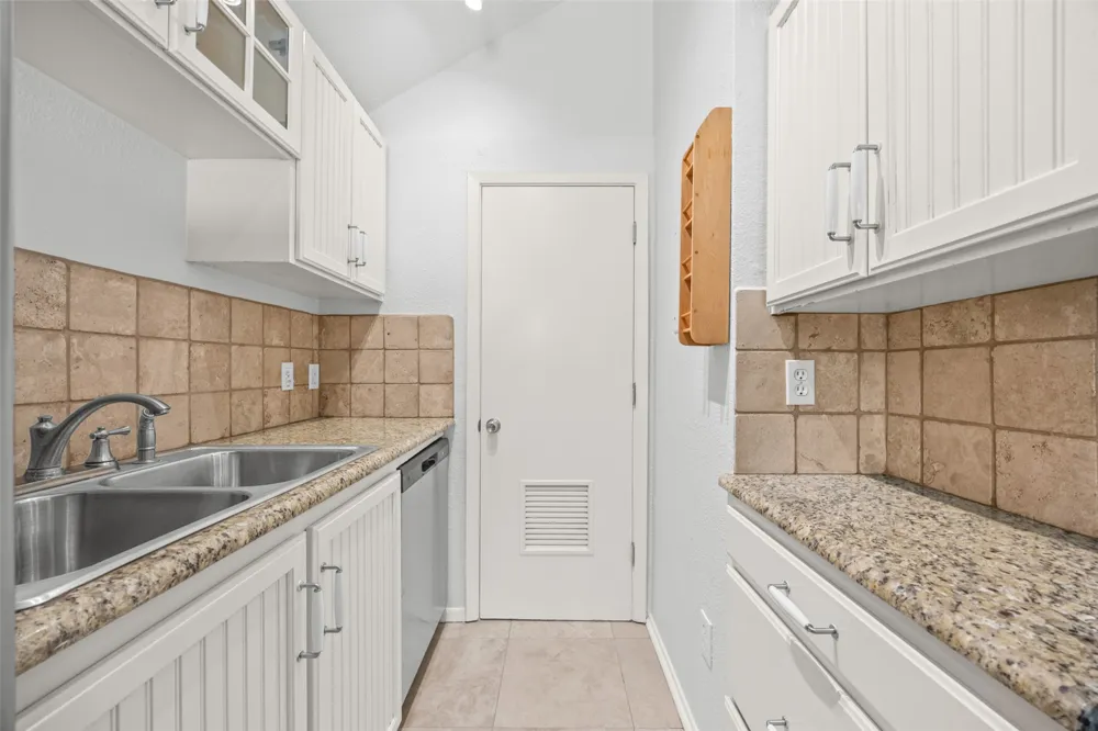 1110 W 22nd Street #12 Austin, TX 78705