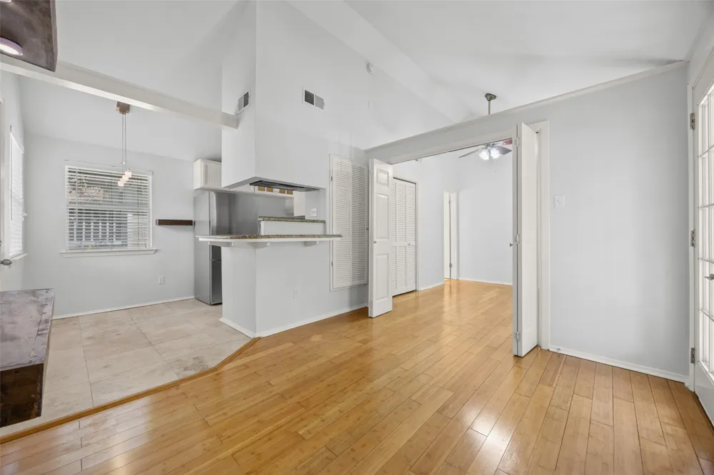 1110 W 22nd Street #12 Austin, TX 78705