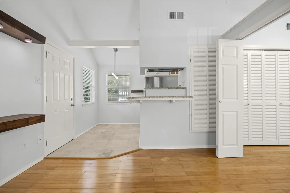 1110 W 22nd Street #12 Austin, TX 78705