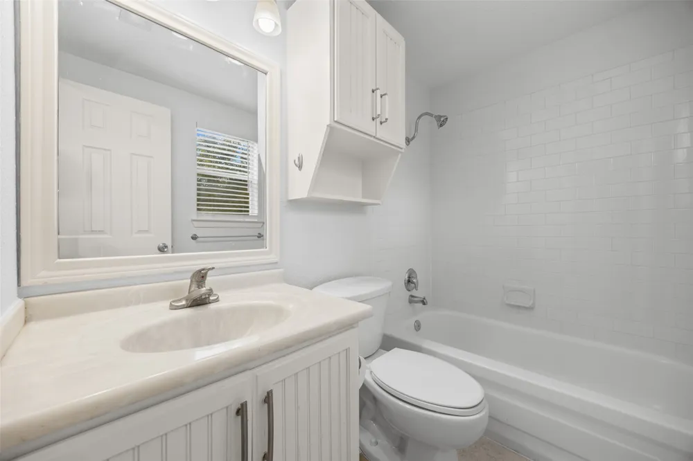 1110 W 22nd Street #12 Austin, TX 78705