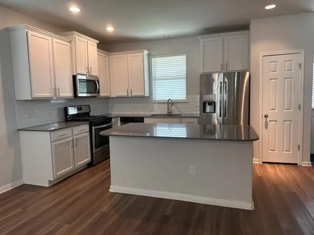 804 Goldilocks Lane Austin, TX 78652
