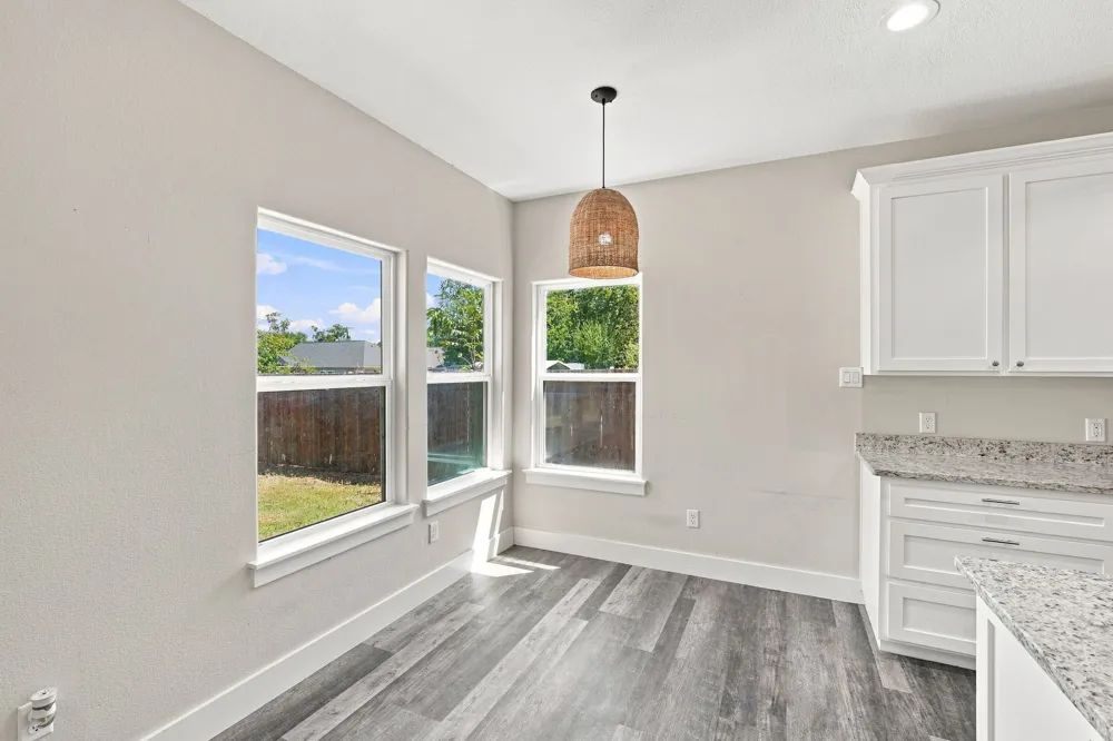 370 Third Avenue Milford, TX 76670