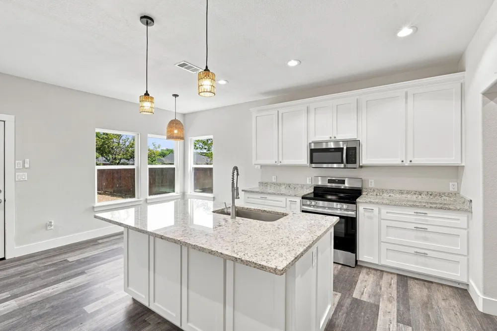 370 Third Avenue Milford, TX 76670