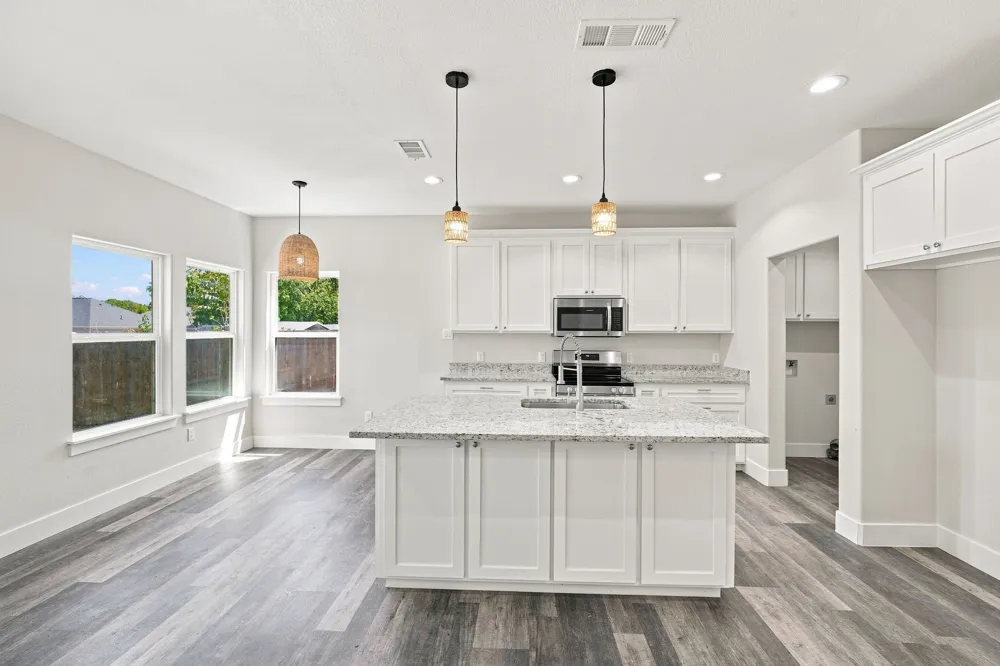 370 Third Avenue Milford, TX 76670