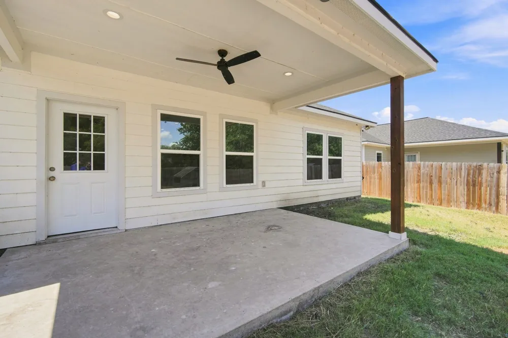 370 Third Avenue Milford, TX 76670