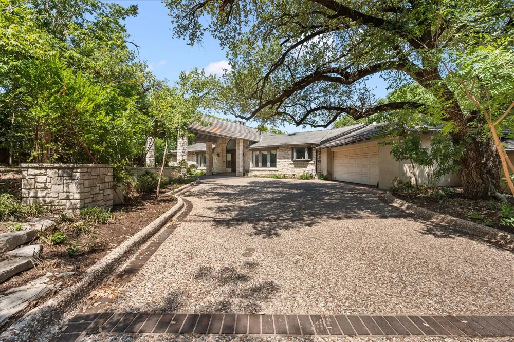 301 Crestwood Drive Fort Worth, TX 76107