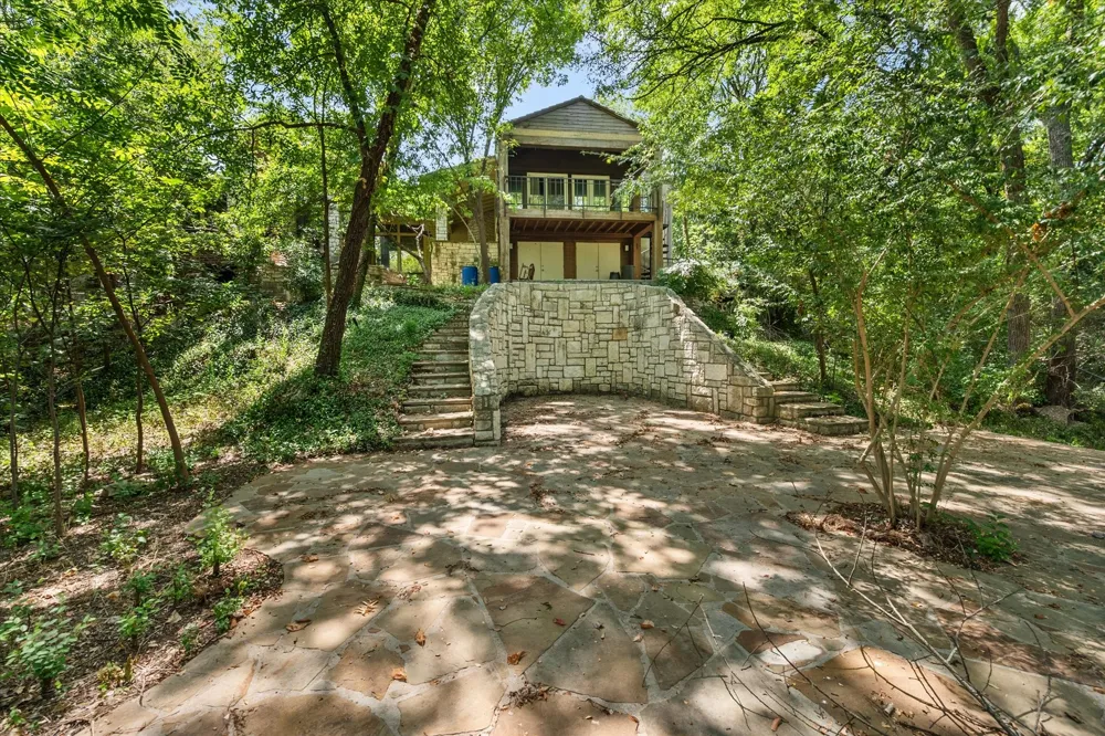 301 Crestwood Drive Fort Worth, TX 76107