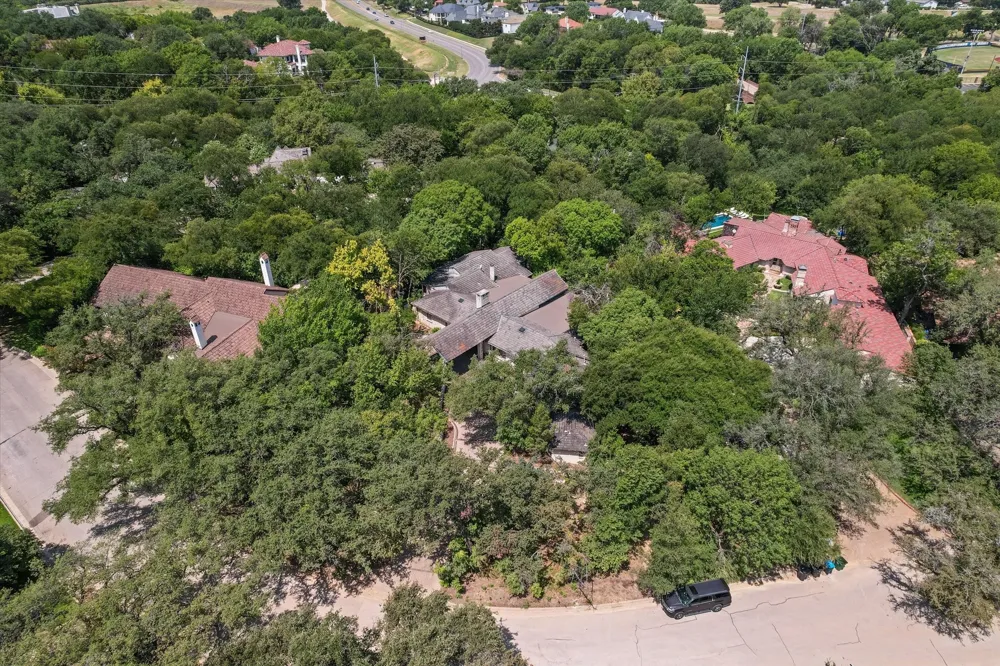 301 Crestwood Drive Fort Worth, TX 76107