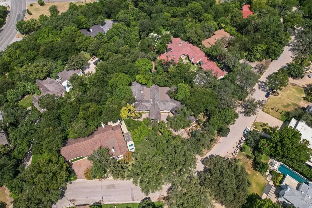 301 Crestwood Drive Fort Worth, TX 76107